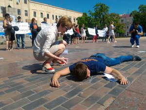 "Годину смерті" провели активісти й пацієнти в Кропивницькому