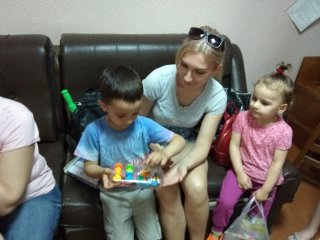 Медпрацівники Кропивницького приєднались до привітання малечі із Днем захисту дітей