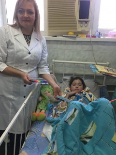 Свято в лікарню: солодкі й корисні подарунки  передали дітлахам, які зустріли свято Миколая на лікарняному  ліжку (ФОТО)