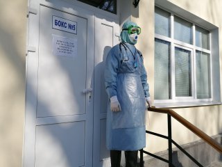 Лікарі Центральної міськлікарні відпрацювали ситуацію надання допомоги хворому з підозрою на коронавірус (ФОТО)